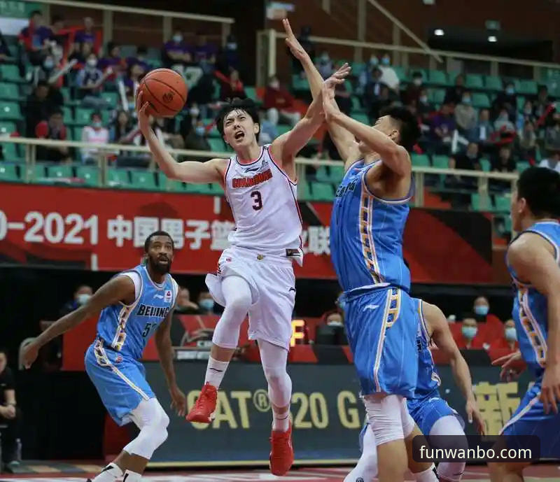 CBA季后赛生死战vs. 万搏体育观赛体验：兰道夫33分绝地反击，浙江83-81加时横扫宁波
